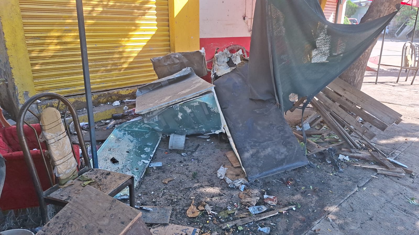 Explosivo en expendio de cerveza en Mazatlán