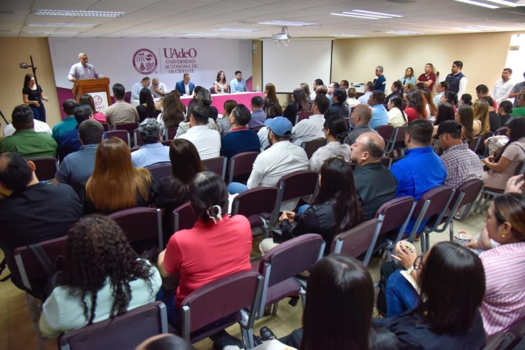 sesión de revisión de la Guía Consultiva del Desempeño Municipal