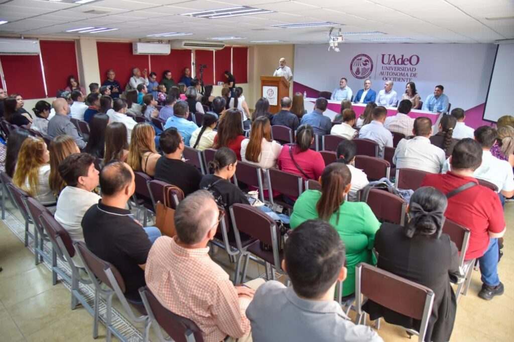 Sesión de revisión de la Guía Consultiva del Desempeño Municipal.