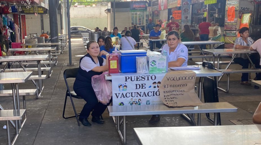 Modulo de vacunación en el Mercado 030