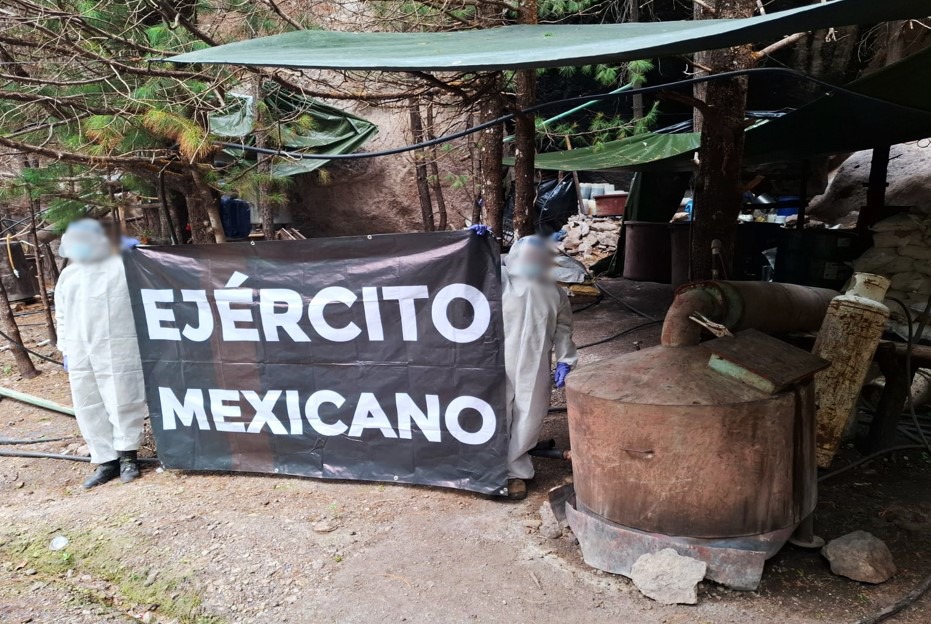 Pérdida multimillonaria: fuerzas federales destruyen un “narcolaboratorio” en Badiraguato