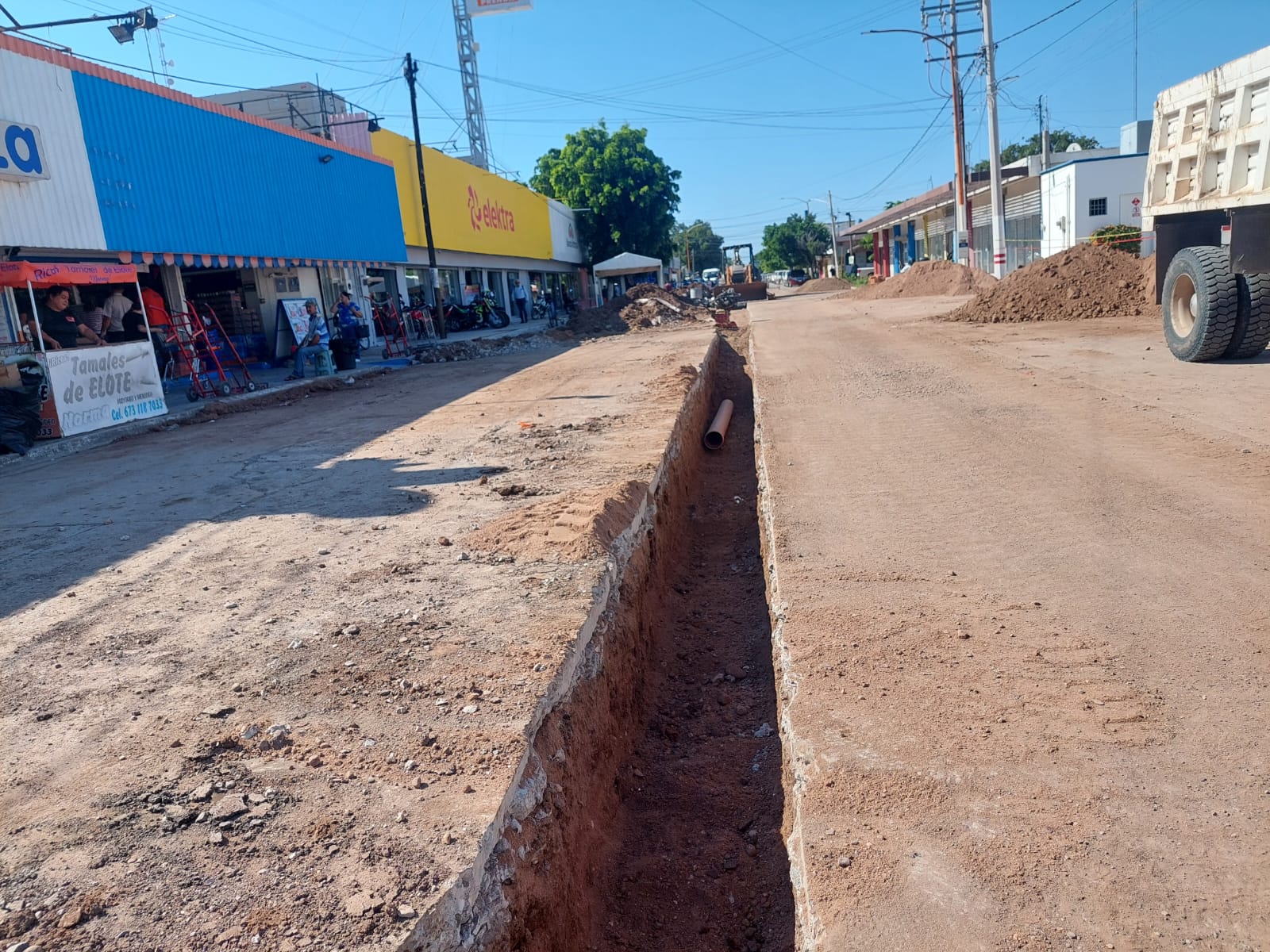 Obras de agua y drenaje en Guamúchil
