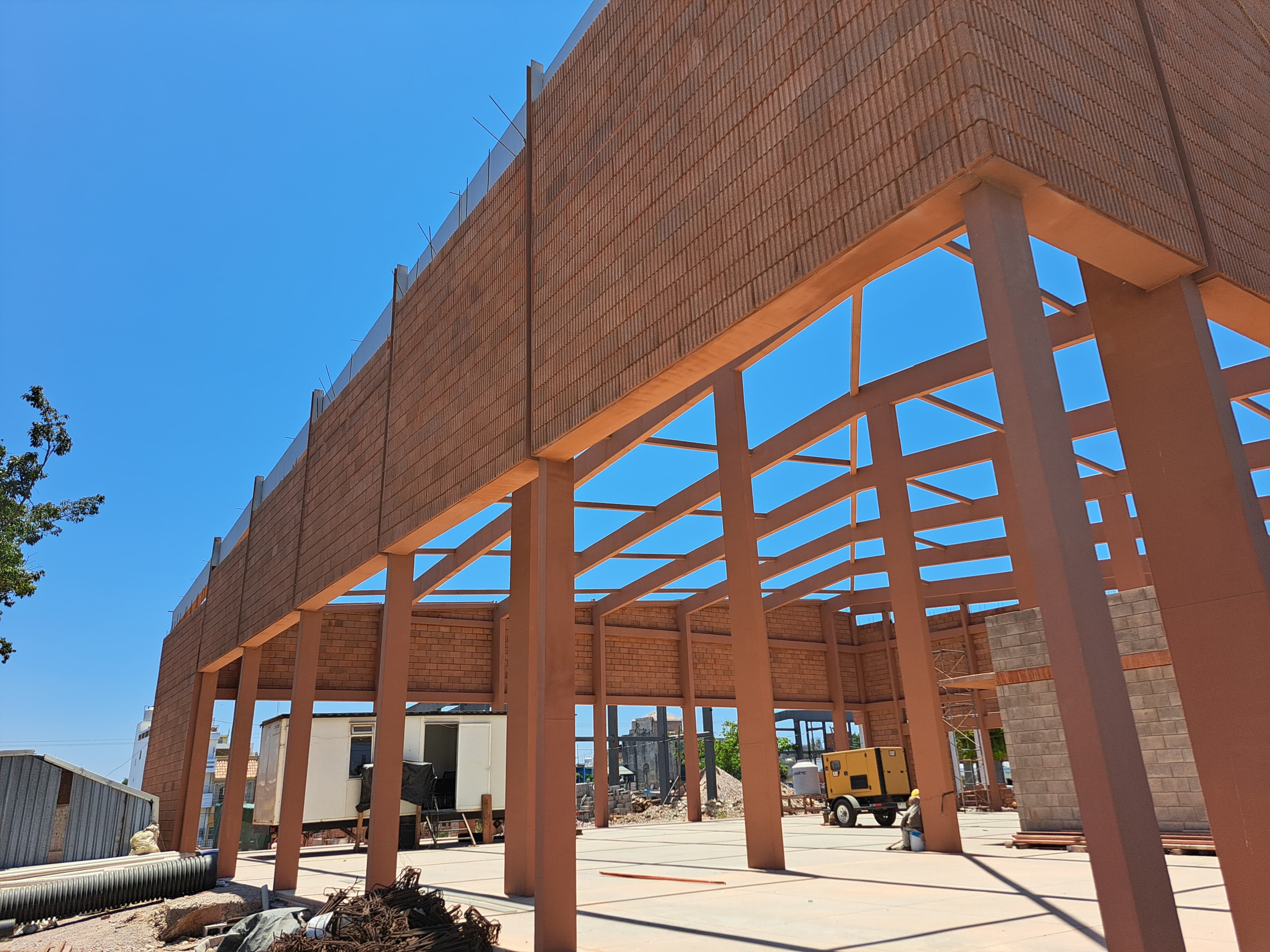 Construcción del polideportivo Marco Verde en Mazatlán.
