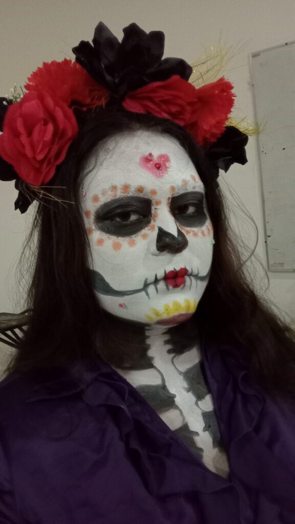 Curso de maquillaje artístico alusivo al Día de Muertos.