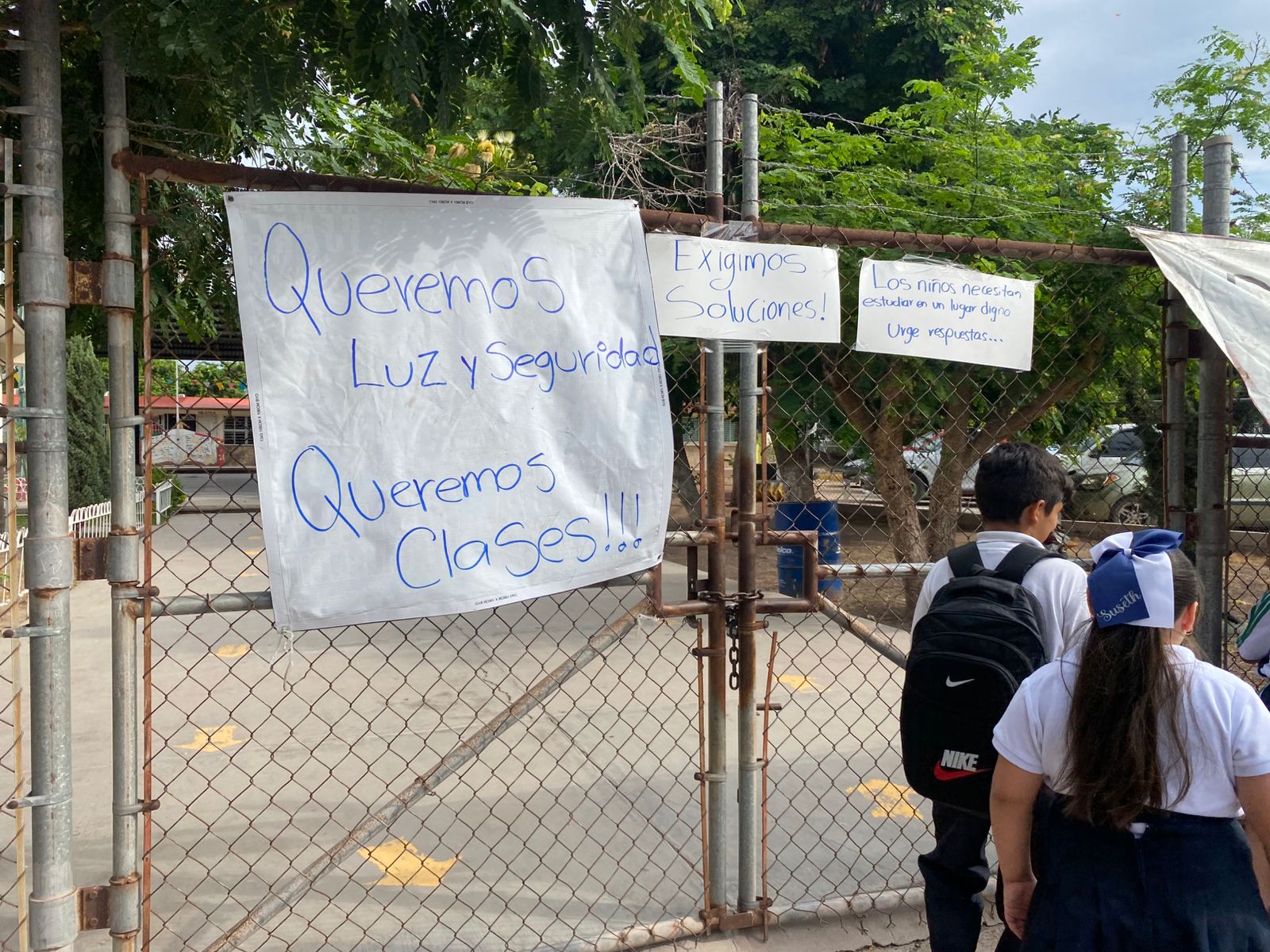 Más de 380 alumnos afectados en escuela por robo de cableado