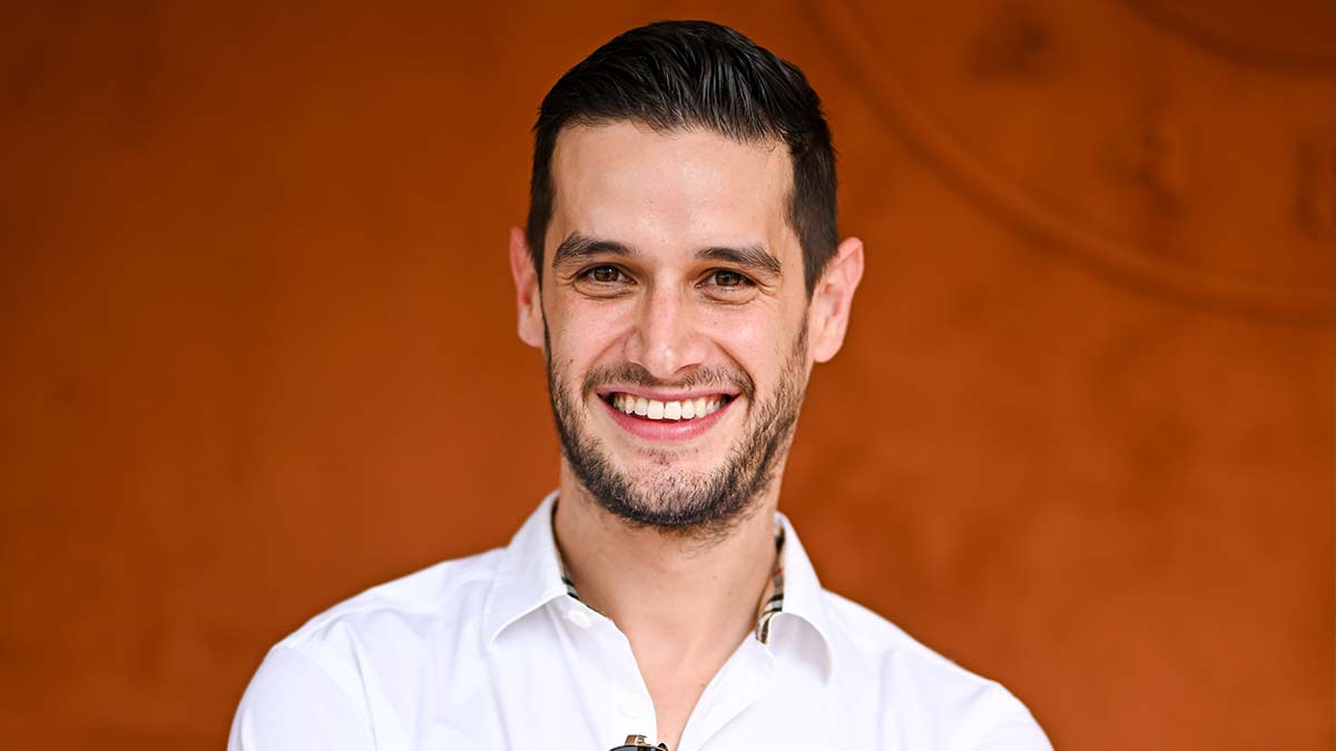 Adrián Marcelo comparte foto desde el hospital y preocupa a sus seguidores