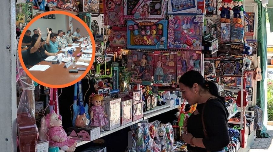 Juguetes acomodados en un estante de la Verbena de Guamúchil