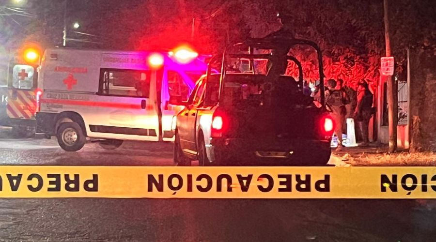 Autoridades resguardan el sitio del ataque armado