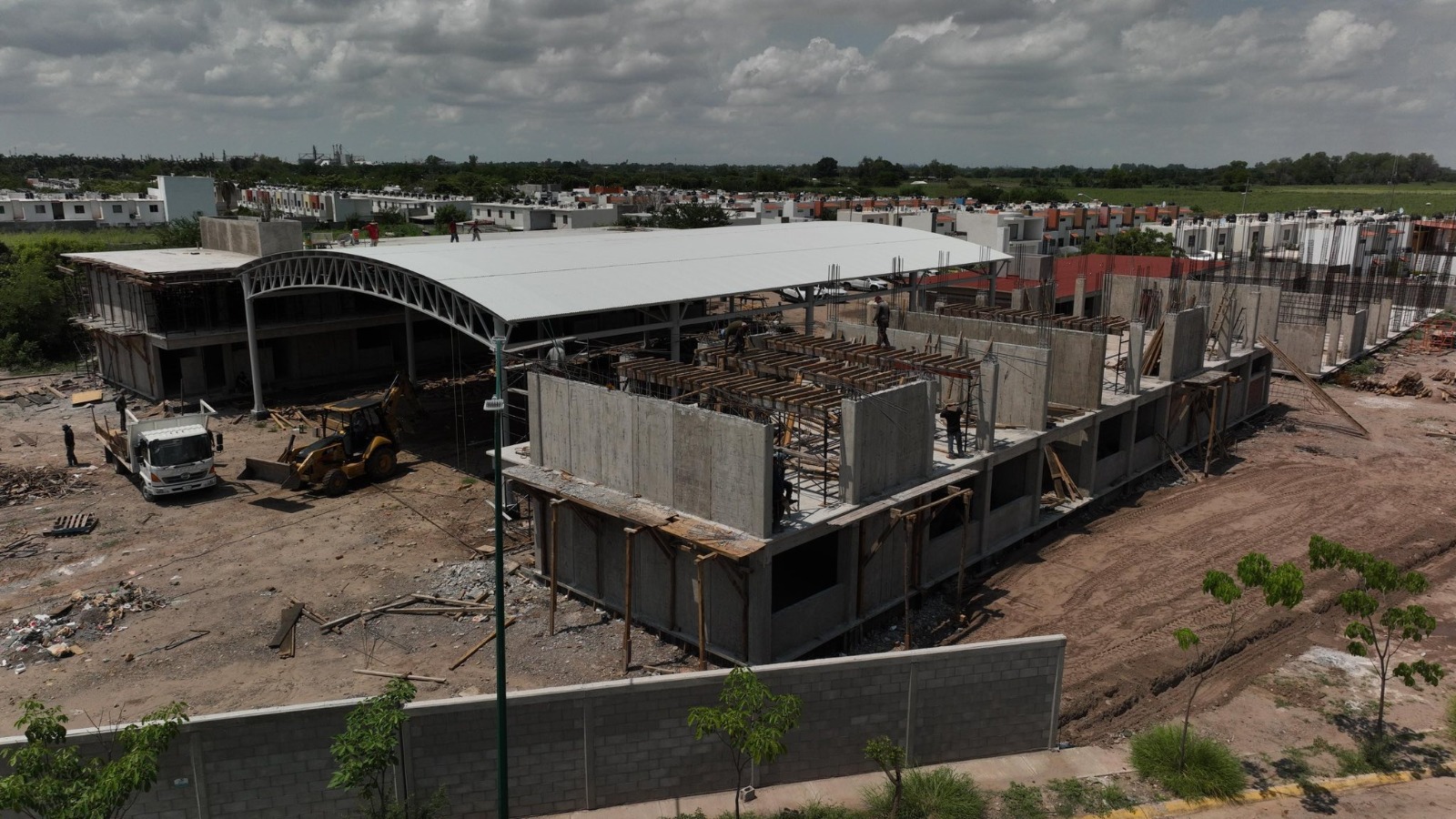 Avanza construcción de secundaria en Valle Alto, Culiacán