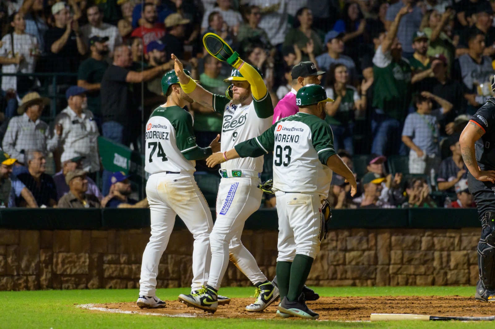 Integrantes de Cañeros de Los Mochis en la serie de Cañeros vs Naranjeros en octubre