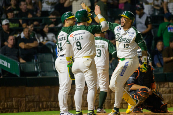 ¡Con 4 HR! Explota ofensiva de Cañeros y pegan primero ante Naranjeros en Chevron Park