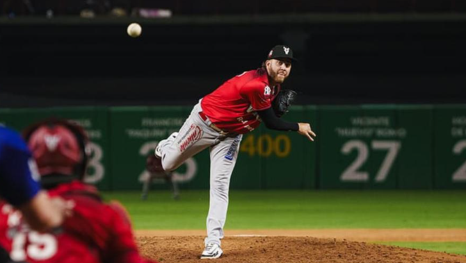 ¡Serie mazateca! Venados de Mazatlán vence por la mínima a Tomateros y se queda con el clásico