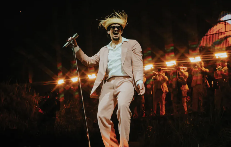Bad Bunny abre su gira y deja pistas del posible show que traerá a México en 2025