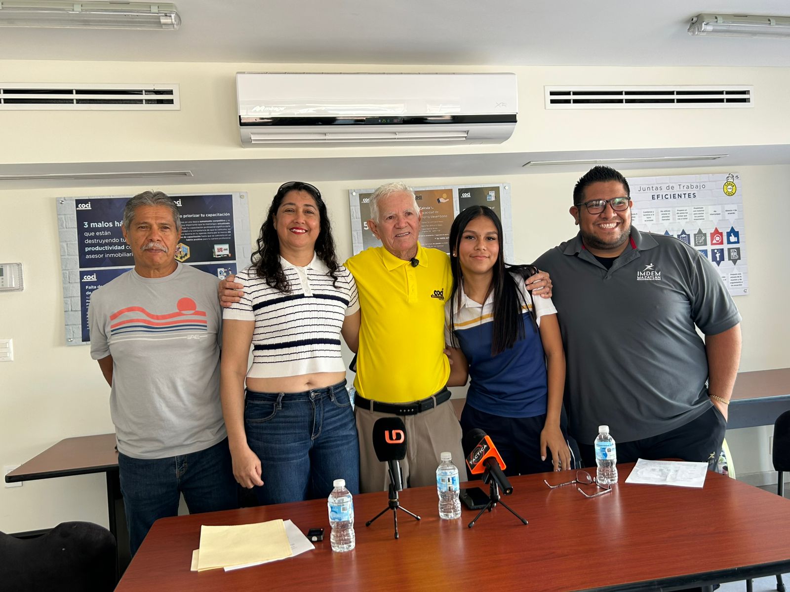 Imdem y autoridades en conferencia de prensa para anunciar la Carrera Pedestre Casas Coci en Mazatlán