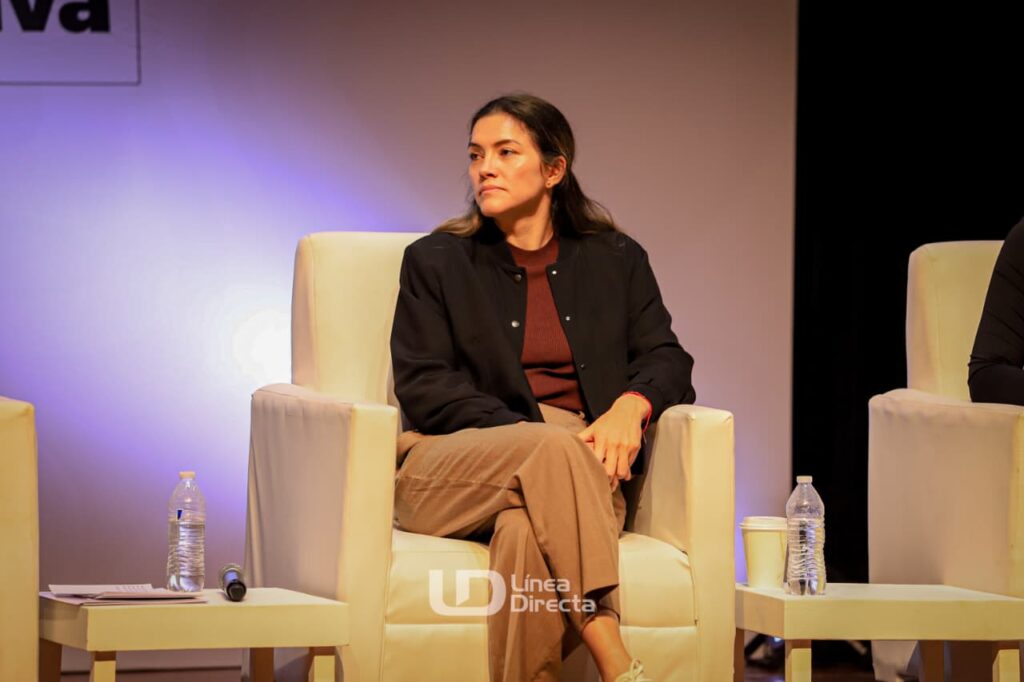 María del Rosario Espinoza llenó de elogios a su paisano Luis Carlos López