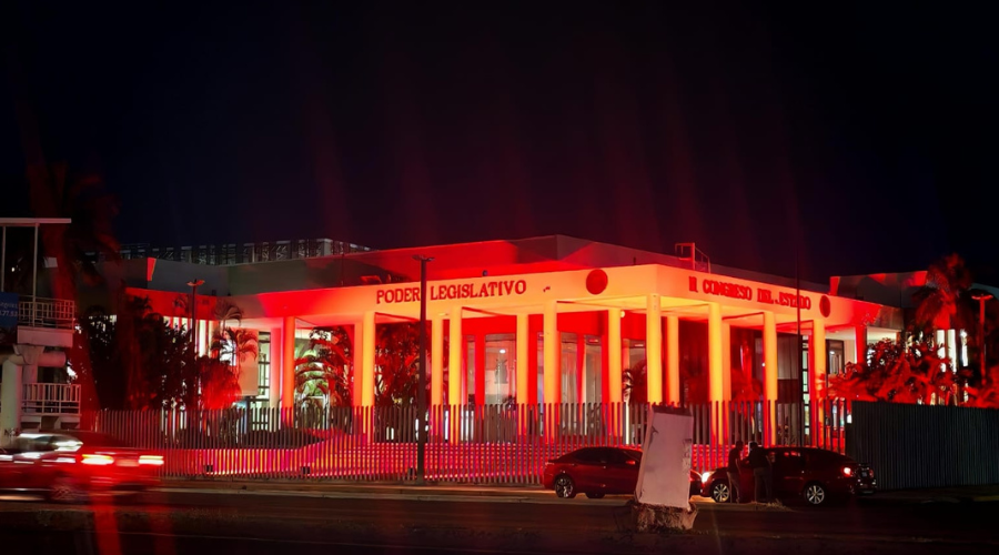 El Congreso de Sinaloa se ilumina de naranja