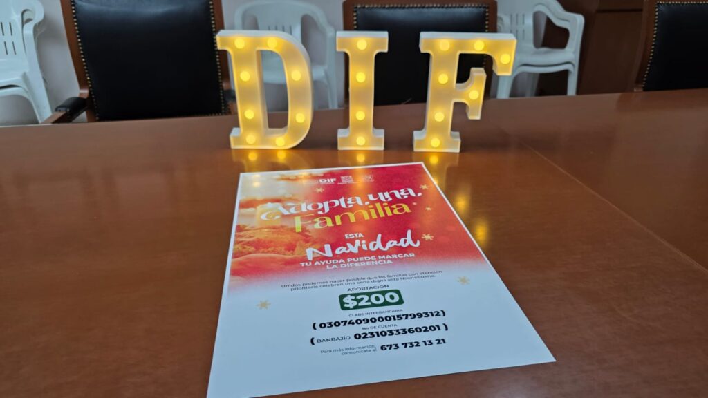Letras del DIF de Salvador Alvarado sobre una mesa