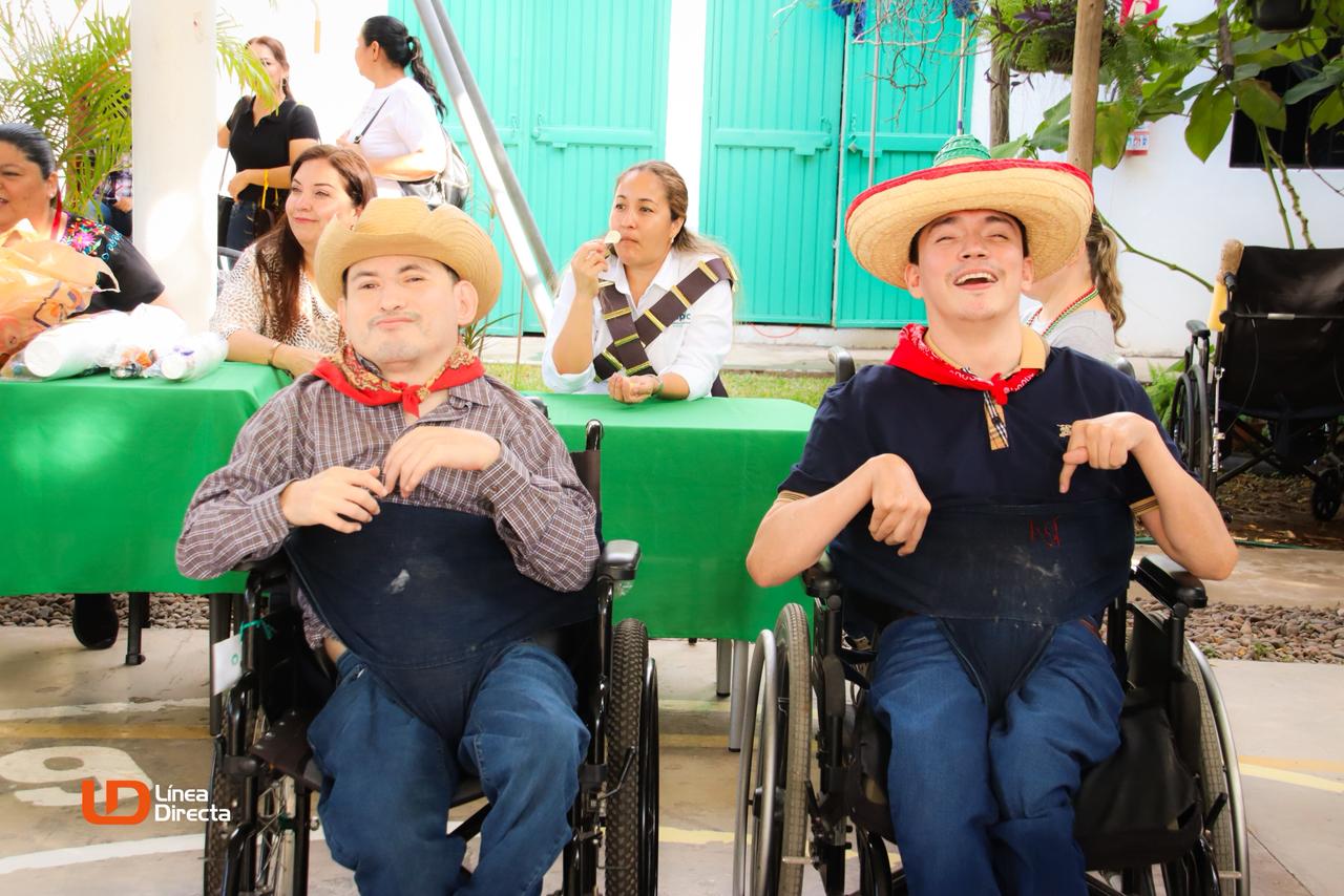 Daniel de Jesús Bustillos en la celebración de la Revolución Mexicana.