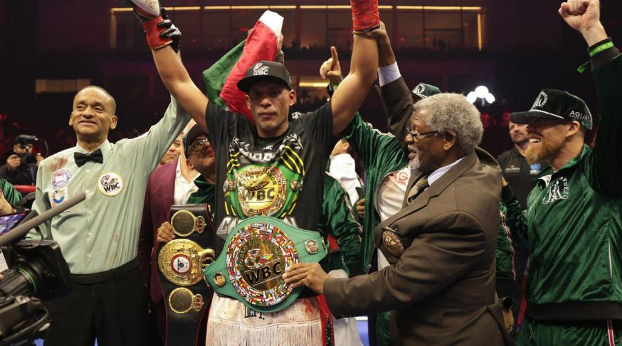 David Benavides vence a Anthony Yarde y conserva sus títulos
