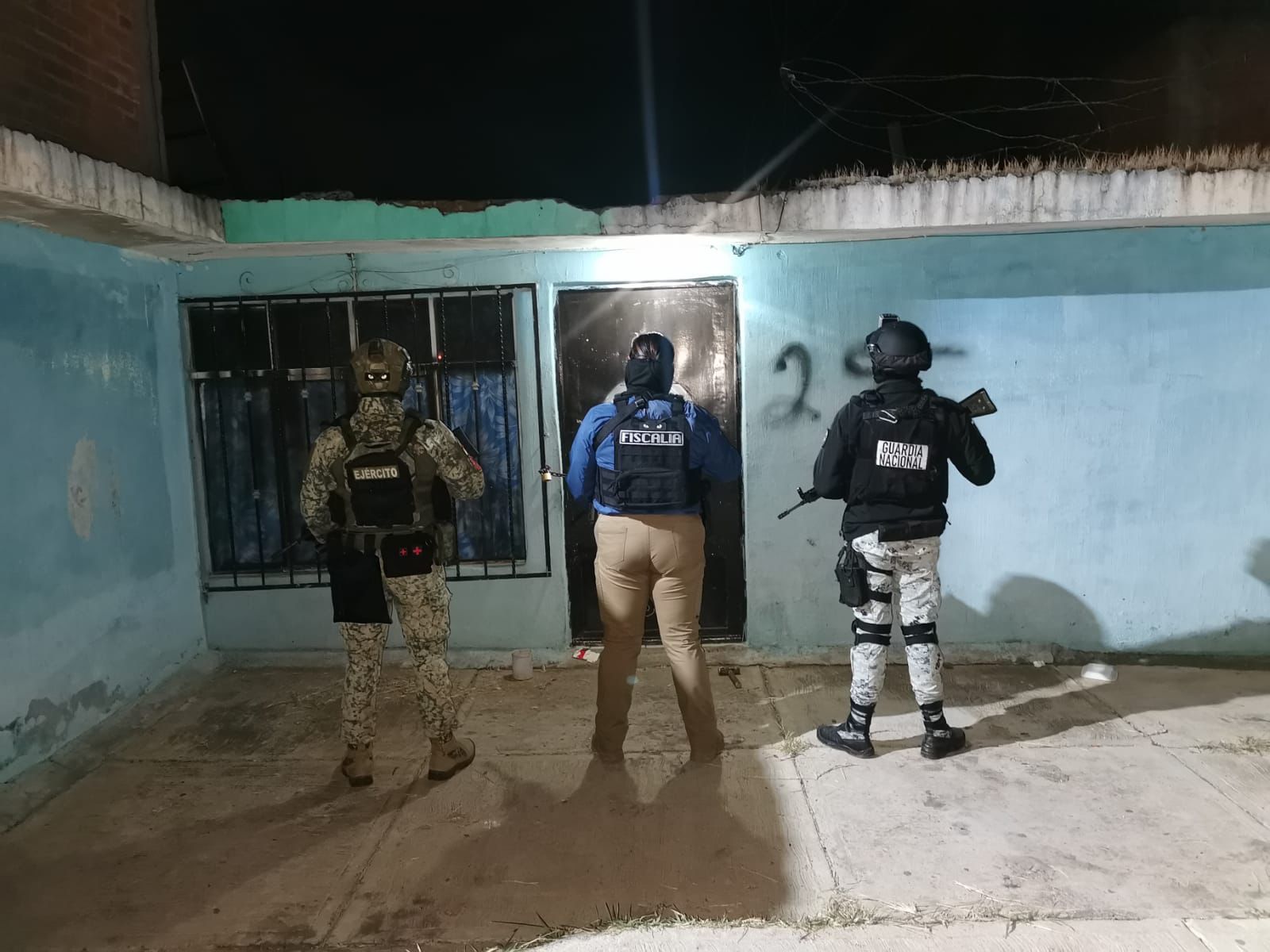 Fiscalía de Michoacán detiene a 3 personas y asegura más de 594 mil dosis de droga en Morelia