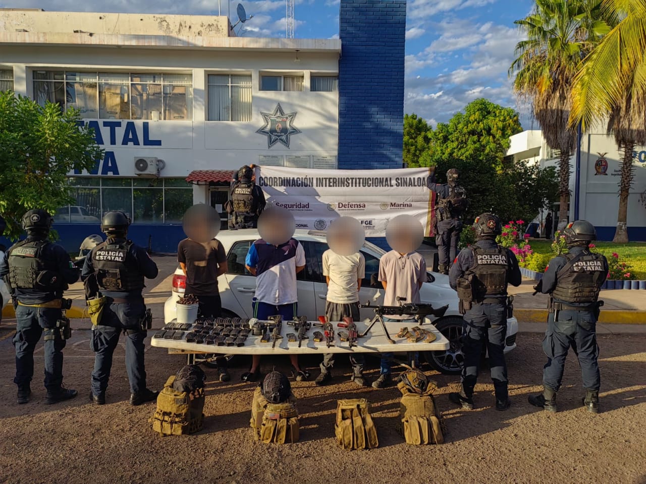 Detienen a 4 gatilleros