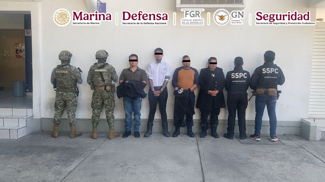 Detienen a 4 policías municipales presuntamente vinculados con diversos delitos en Jalisco