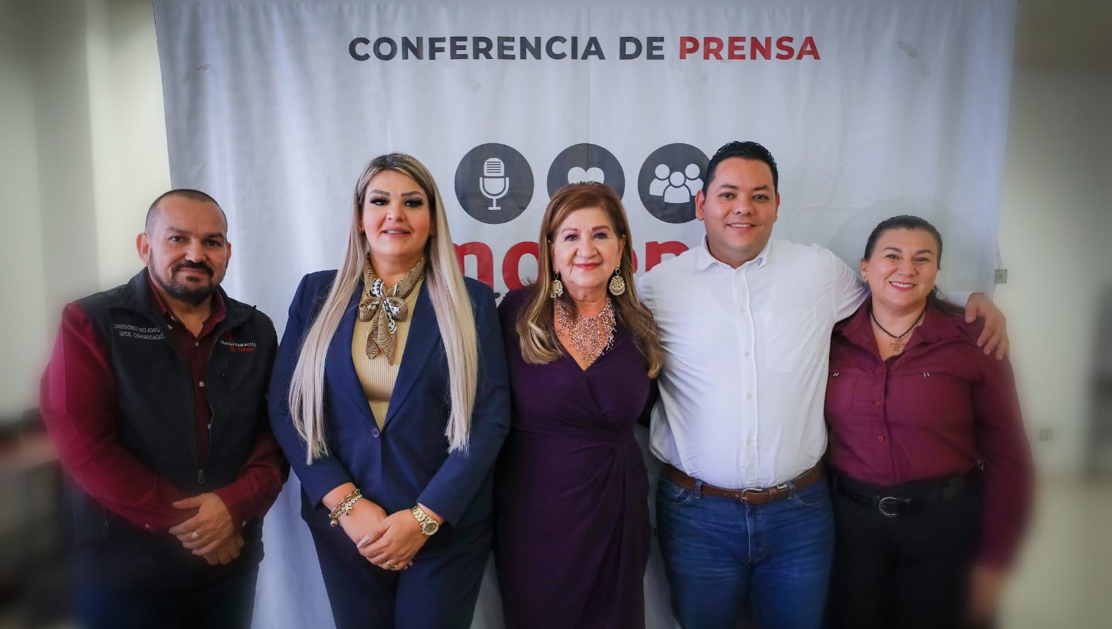 Cinco personas de Morena en conferencia de prensa