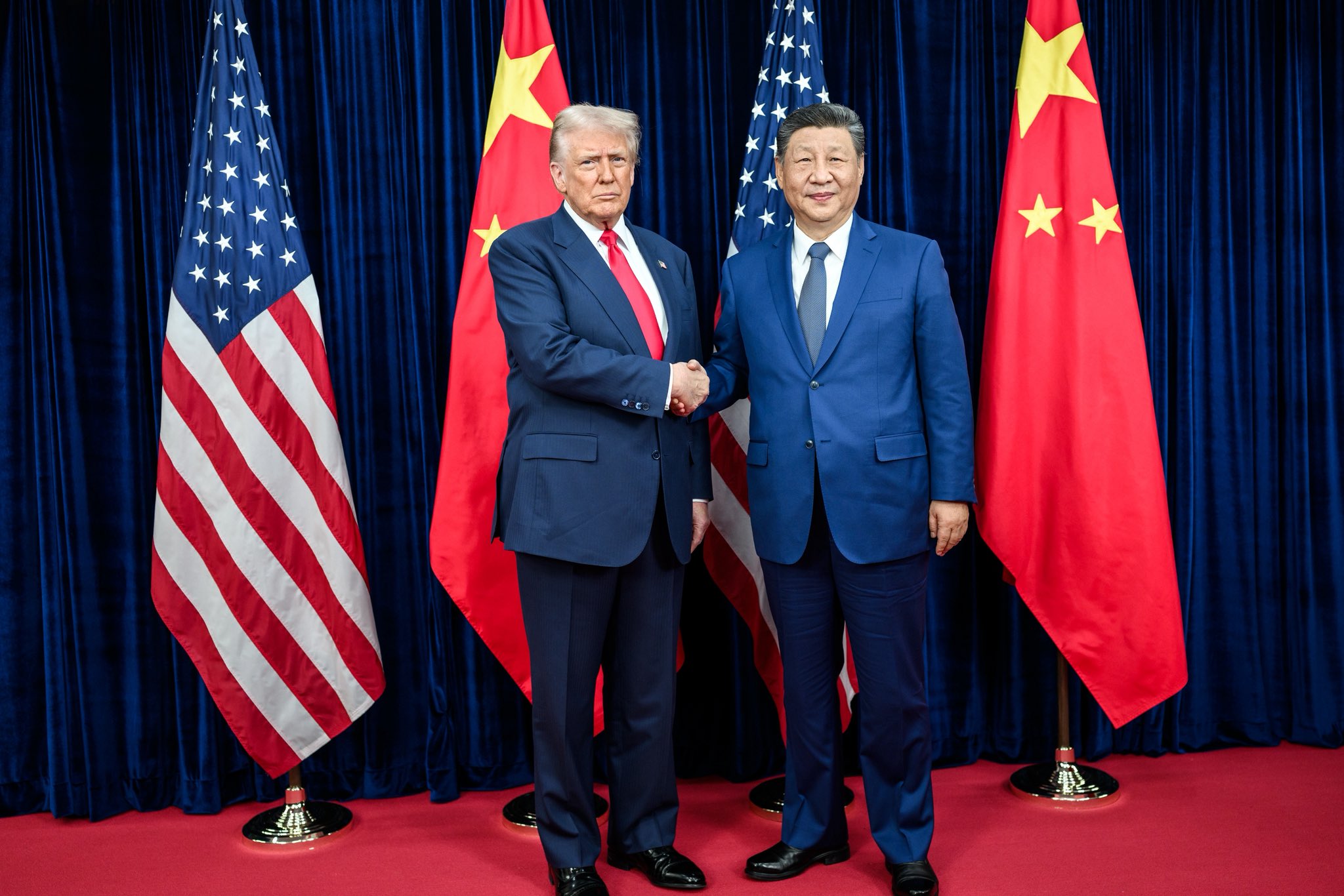 Tras encuentro con Xi Jinping, Trump firma nueva orden que reduce aranceles a China