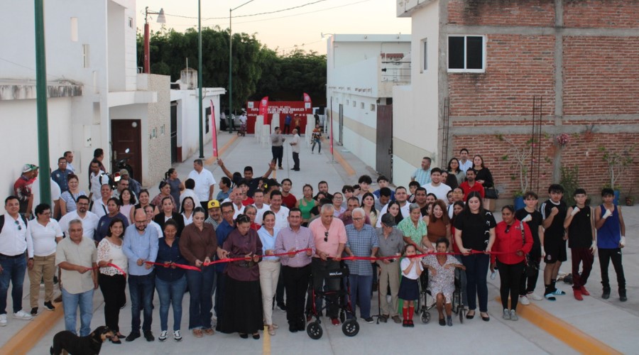 Entrega obra de pavimentación e iluminación en Navolato