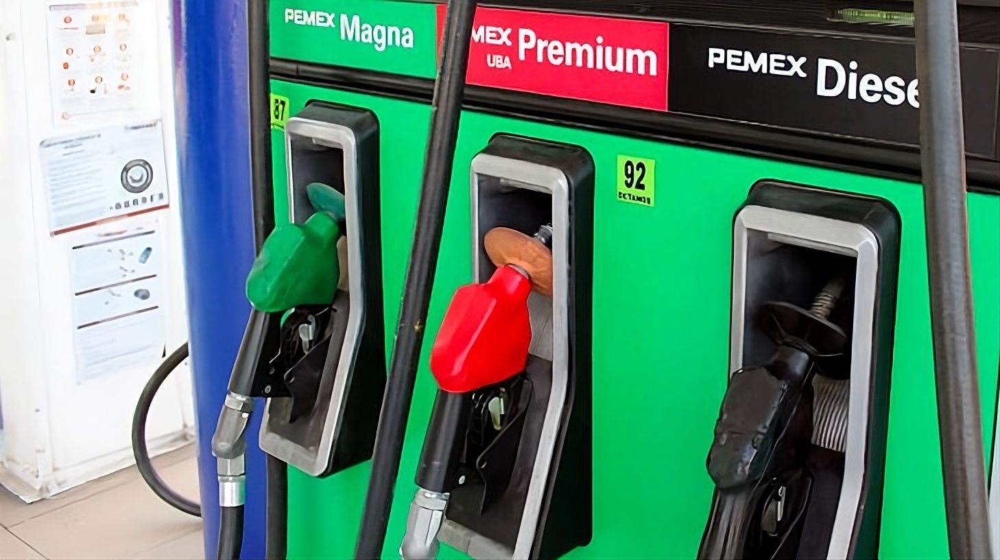 Estación de gasolina en México, gasolina Magna, Premium y diésel