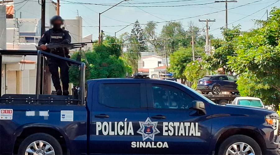 Elementos de la Policía Estatal de Sinaloa mantienen presencia en Culiacán tras asegurar una camioneta