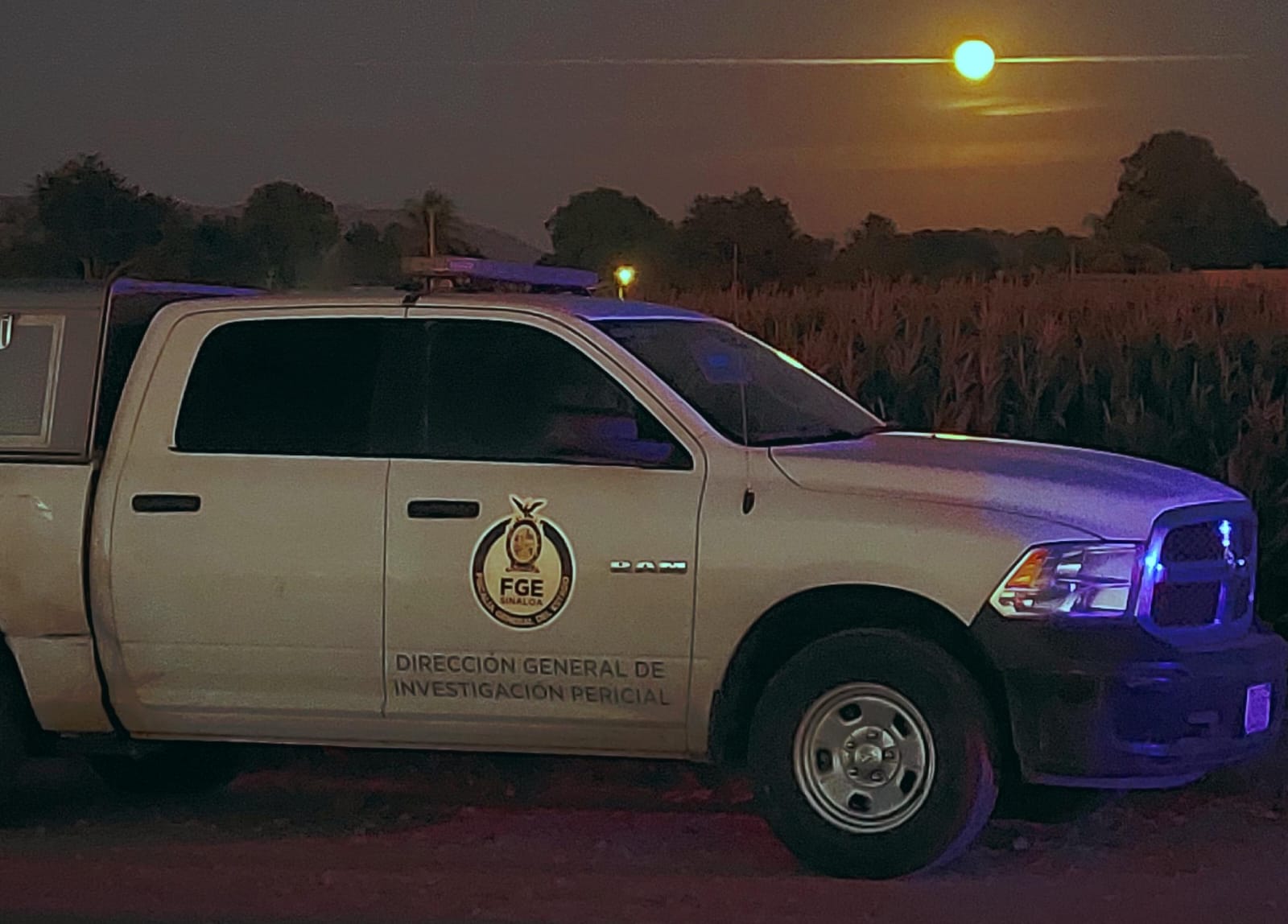Camioneta de la FGE Ahome