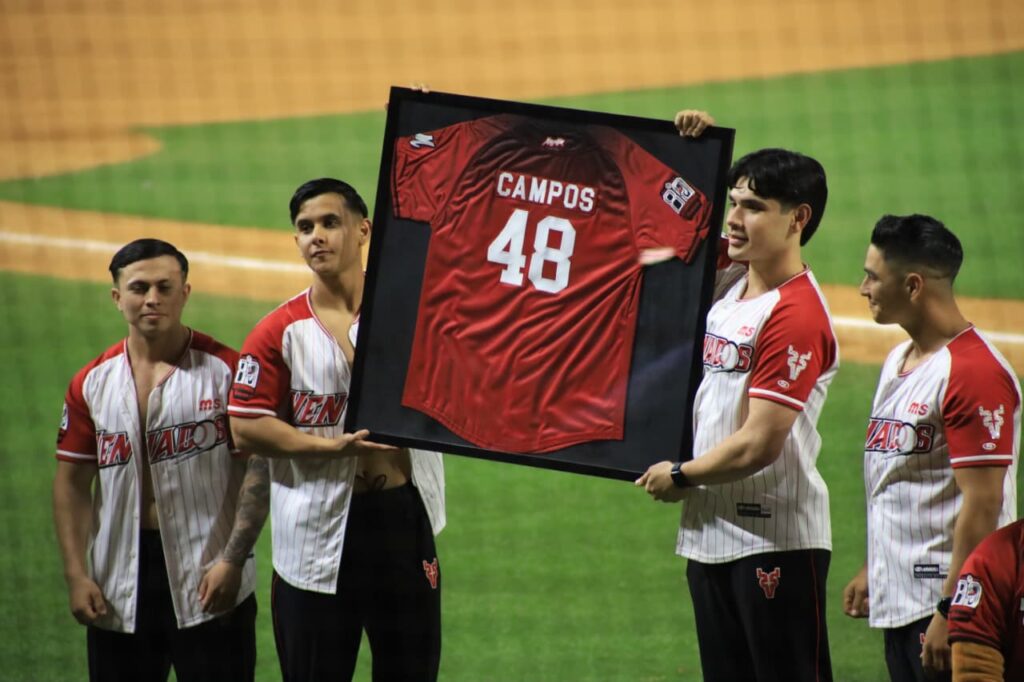 Jersey de Francisco Campos, pitcher con el número 48 de los Venados de Mazatlán