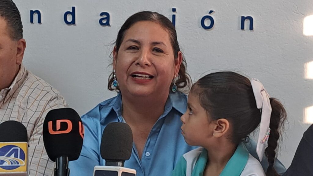 Encargada de Finanzas de la Fundación Perla Ramos, Amparo Ramos Ortiz en conferencia de prensa