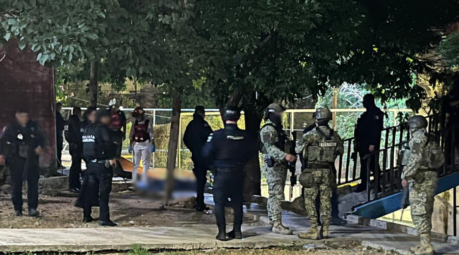 Policías y militares resguardan la zona del homicidio