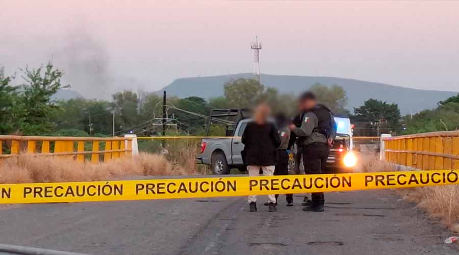 Elementos de seguridad e investigadores de la FGE atendieron el hallazgo de dos hombres sin vida en Culiacán