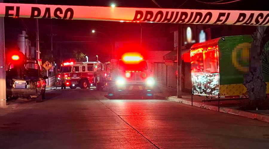 Policías y bomberos en colegio privado que fue incendiado en Culiacán