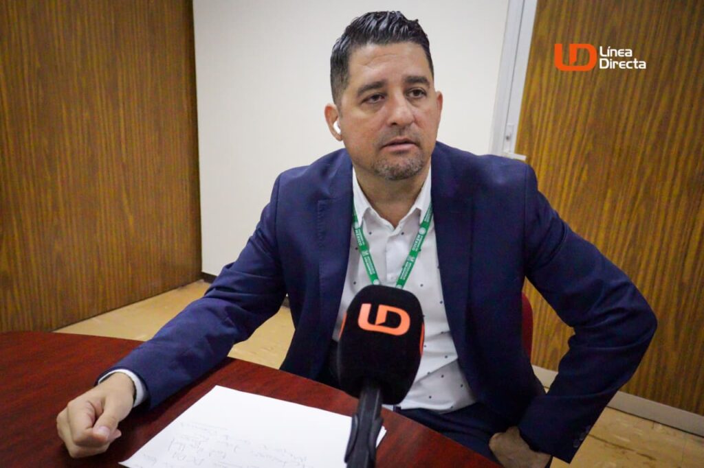 Jaime Astorga siendo entrevistado por Línea Directa