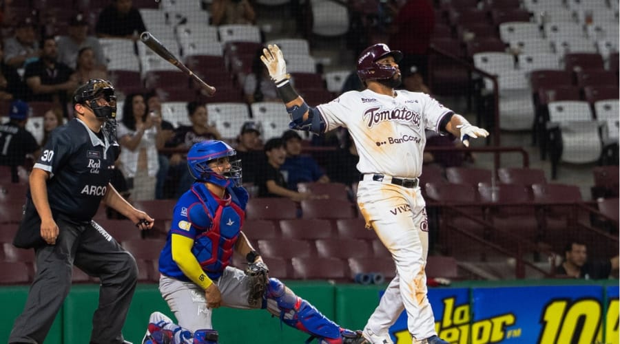 Jon Singleton realiza hit que se convirtió en Jonrón y guio a tomateros para remontar ante Charros