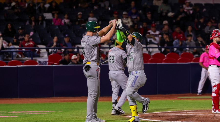 Josh Rehwaldt y Rodolfo Amador celebran victoria de Cañeros