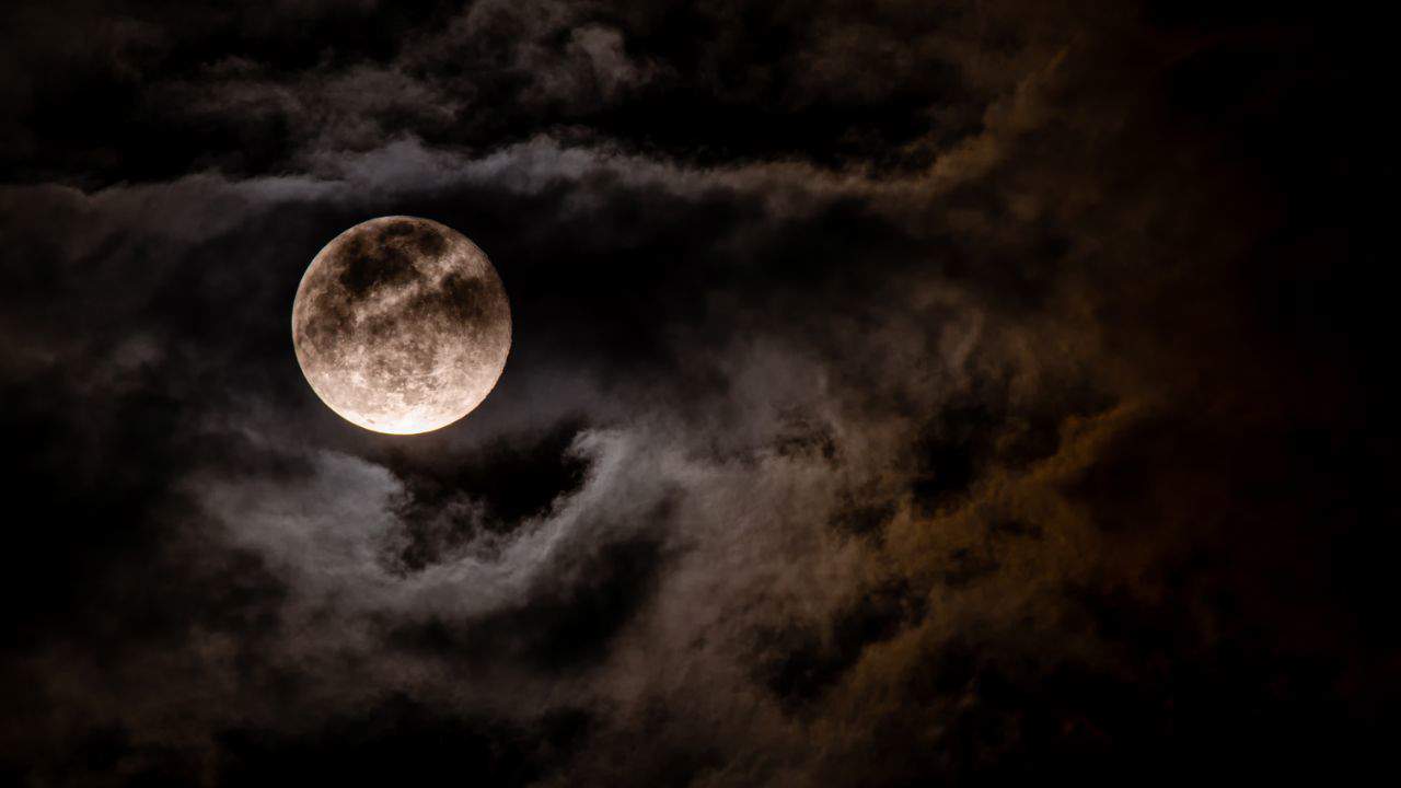 La Luna del Castor traerá cambios fuertes a estos signos zodiacales