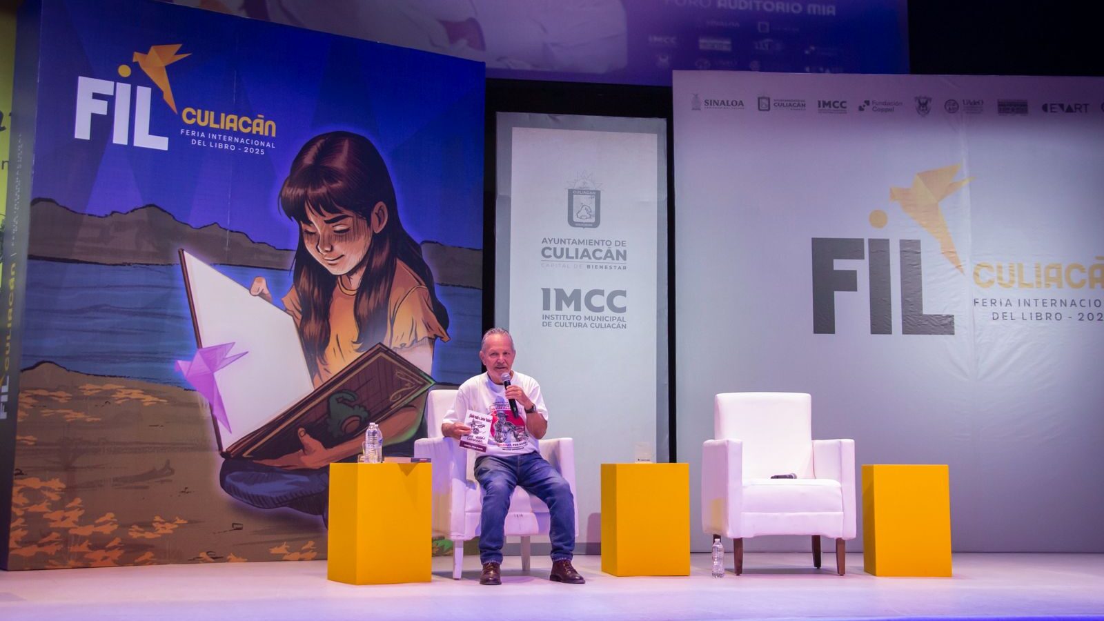 El escritor Leonidas Alfaro presenta su libro “Quién mató a Javier Valdez” en la FIL Culiacán 2025