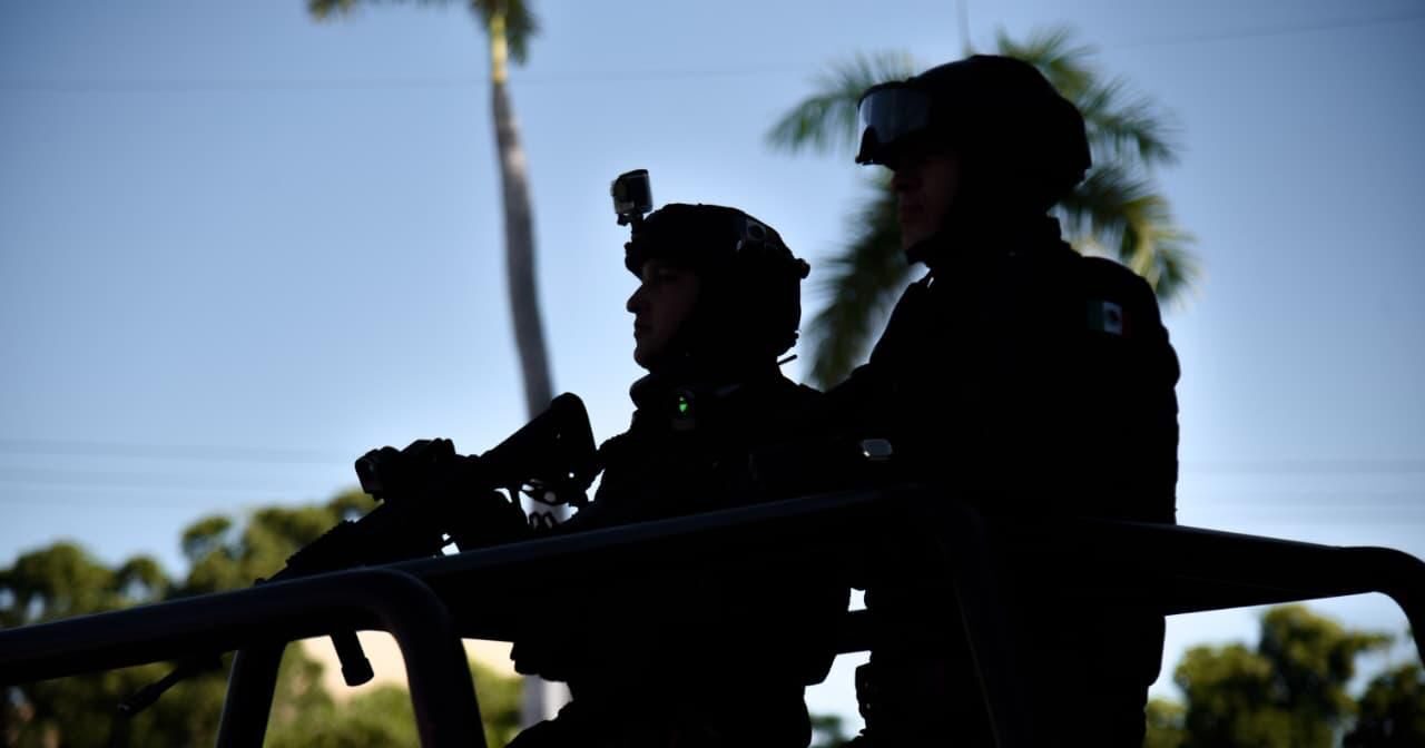 Dos elementos de seguridad en Los Mochis