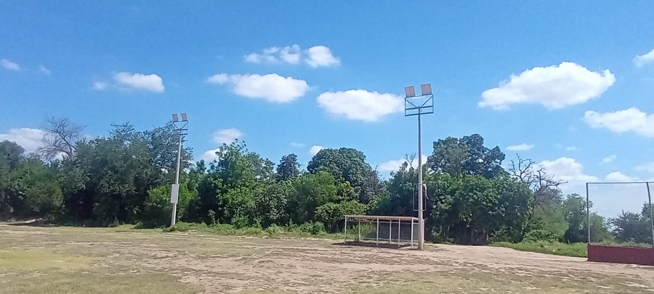 Vecinos denuncian abandono de luminarias en Carboneras