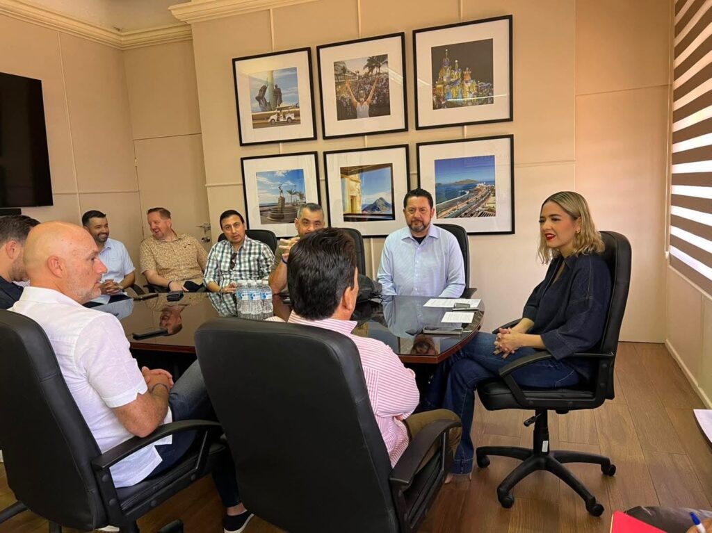 Reunión con empresarios de Estados Unidos junto con la alcaldesa de Estados Unidos, Estrella Palacios