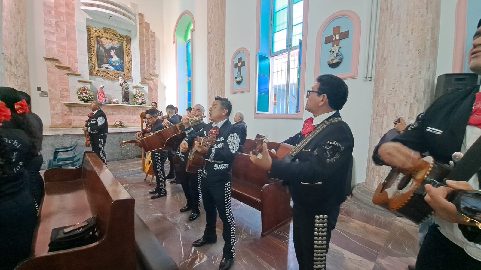Músicos de Mazatlán honran con misa a su patrona Santa Cecilia