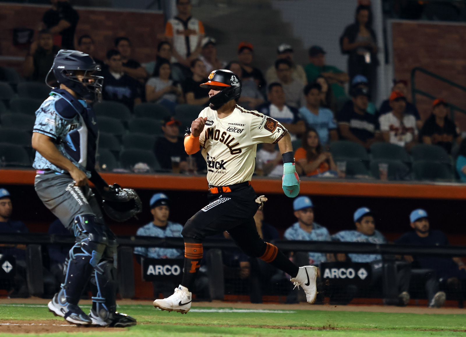 Naranjeros rompe racha negativa y apalea a los Algodoneros en Hermosillo