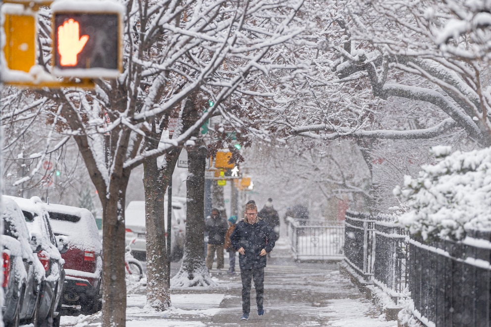 Nueva York registra su primera gran nevada de la temporada: VIDEO
