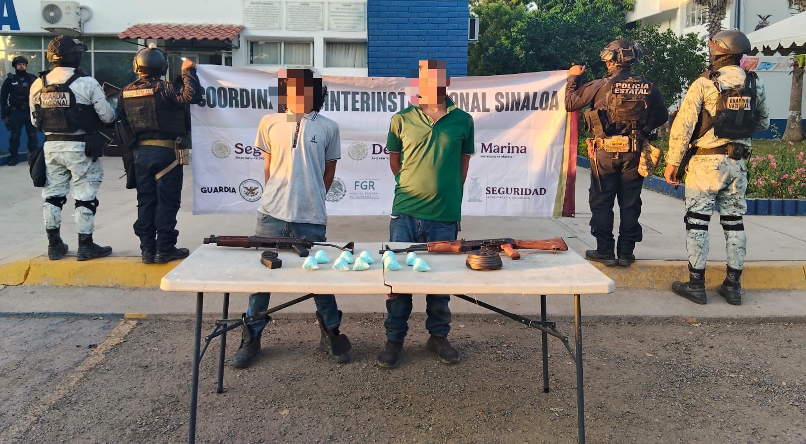 Detienen a dos personas con armas de fuego y fentanilo