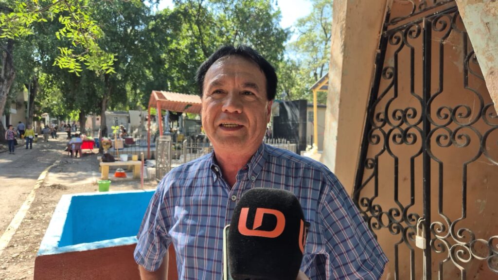 El señor Omar Guerrero comparte su interpretación del Día de muertos